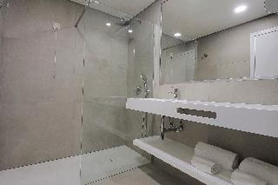 photo-0