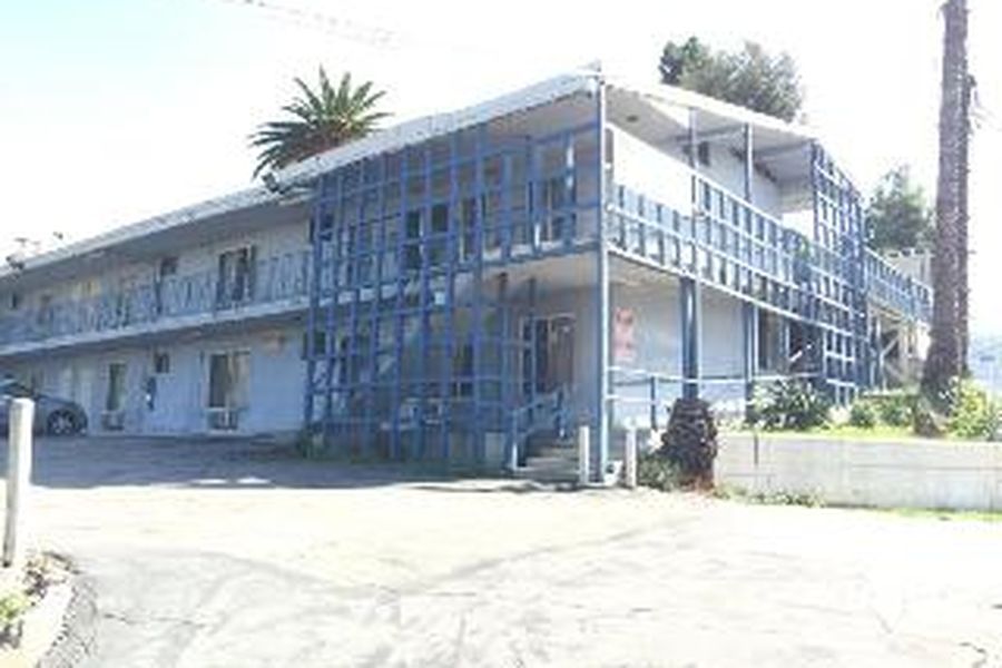photo-1
