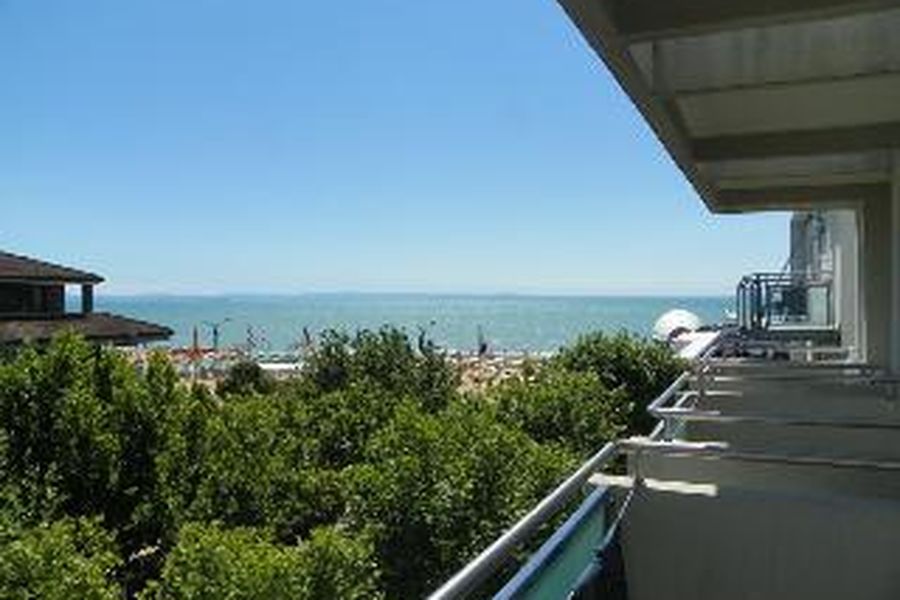 photo-0