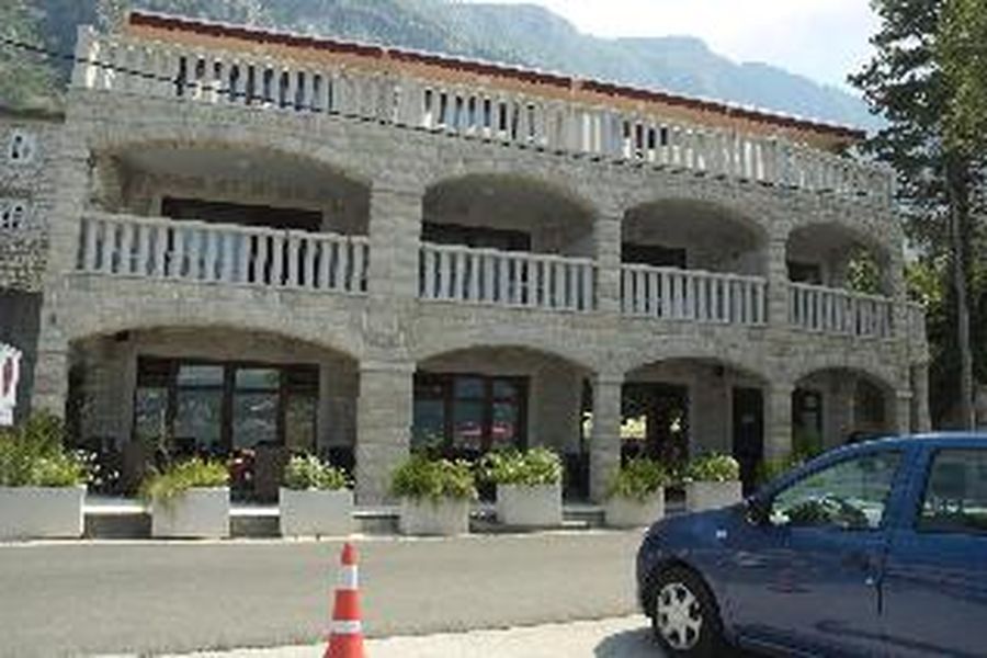 photo-1