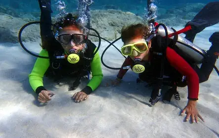 Buceo en la costa oeste de Chipre