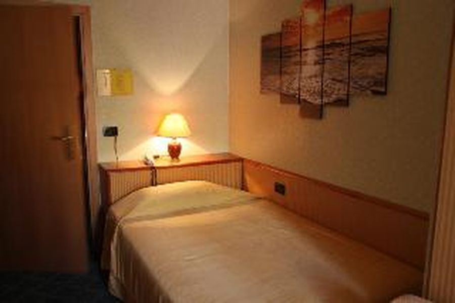 photo-1